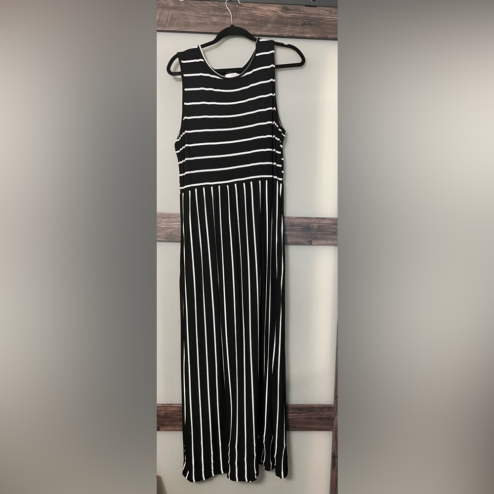 Chic Black and White Striped Maxi Dress
